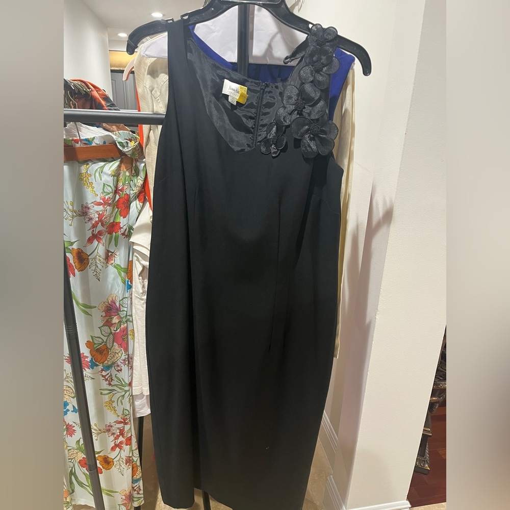Neiman Marcus Black Floral Detail Sheath Dress